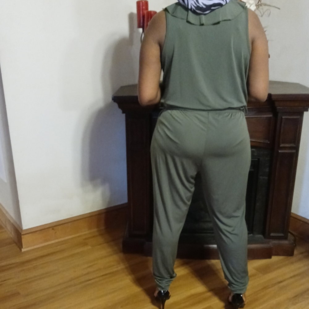 Jumpsuit - Picture 3 of 4